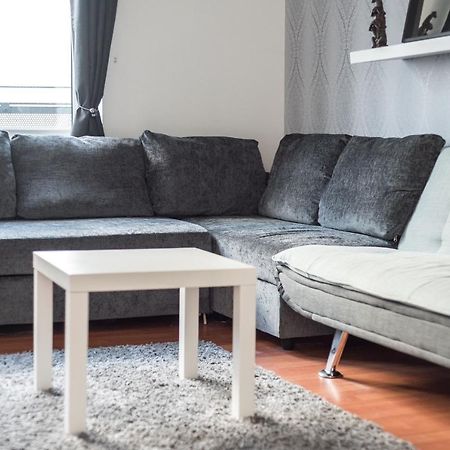 Modern Spacious 3 Bedroom City Centre Apartment - Free Parking - Private Balcony Эдинбург Экстерьер фото