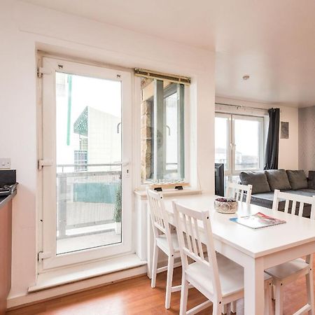Modern Spacious 3 Bedroom City Centre Apartment - Free Parking - Private Balcony Эдинбург Экстерьер фото