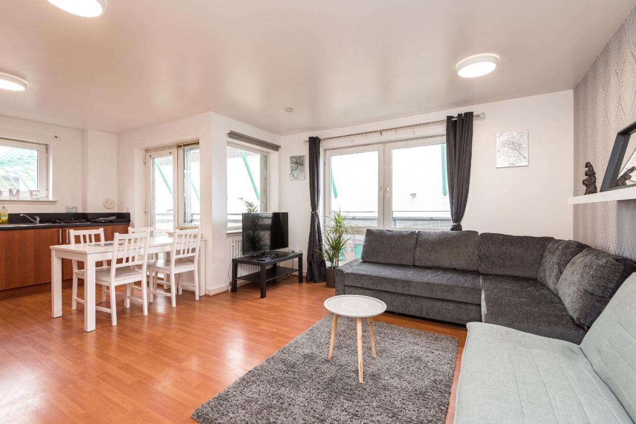 Modern Spacious 3 Bedroom City Centre Apartment - Free Parking - Private Balcony Эдинбург Экстерьер фото