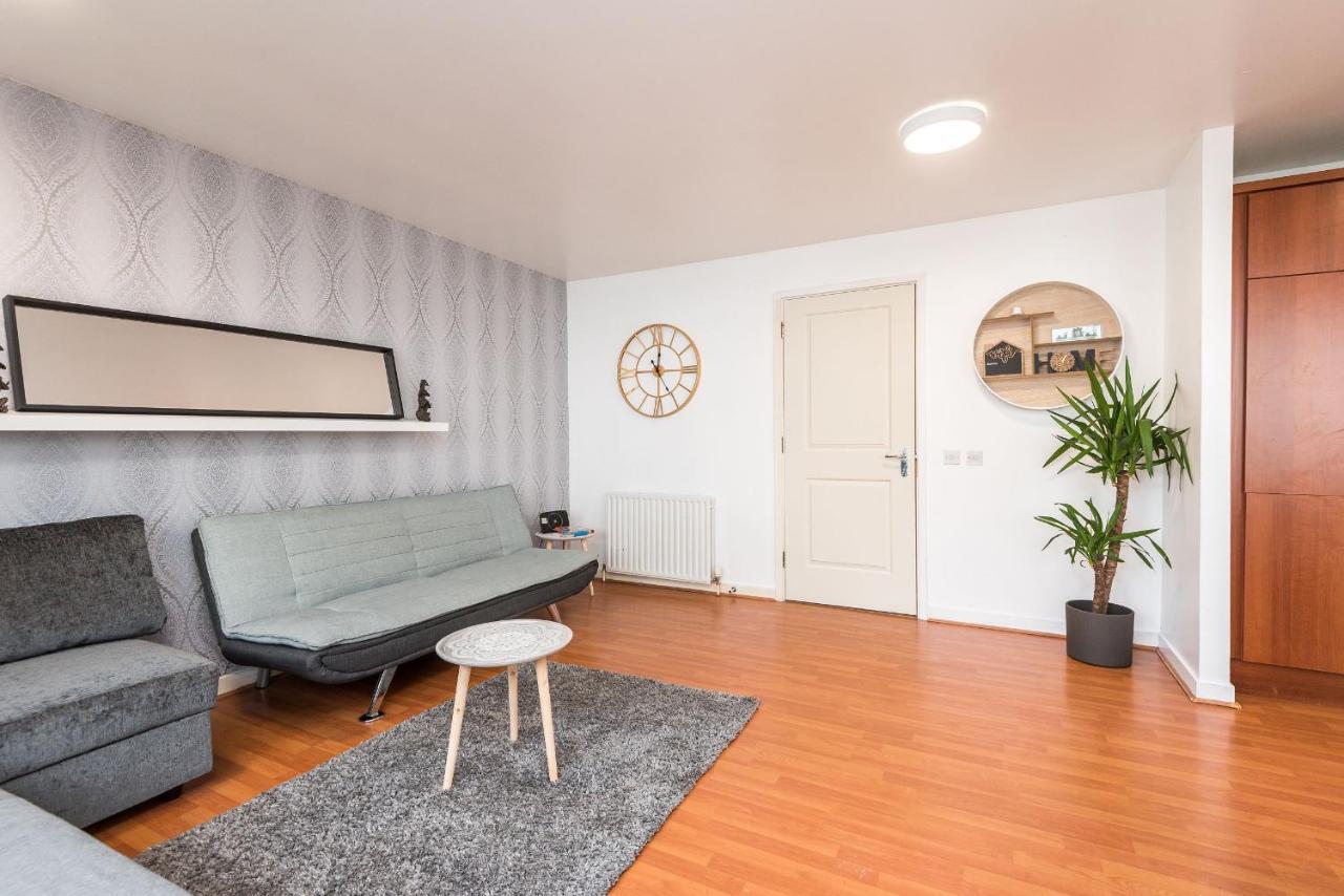 Modern Spacious 3 Bedroom City Centre Apartment - Free Parking - Private Balcony Эдинбург Экстерьер фото