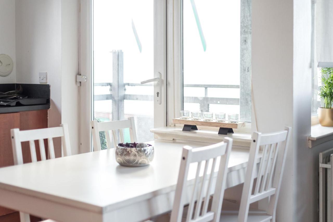 Modern Spacious 3 Bedroom City Centre Apartment - Free Parking - Private Balcony Эдинбург Экстерьер фото