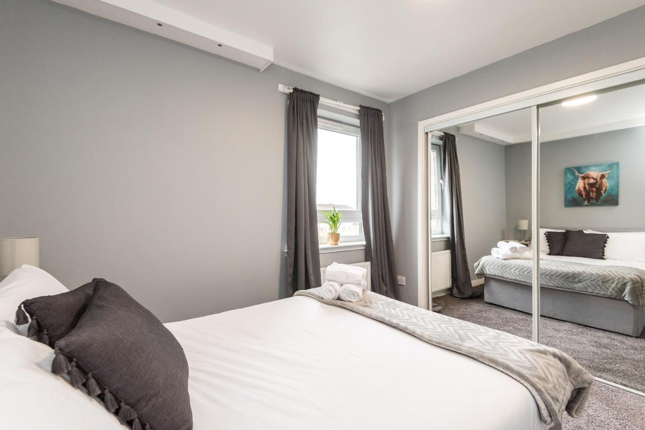 Modern Spacious 3 Bedroom City Centre Apartment - Free Parking - Private Balcony Эдинбург Экстерьер фото