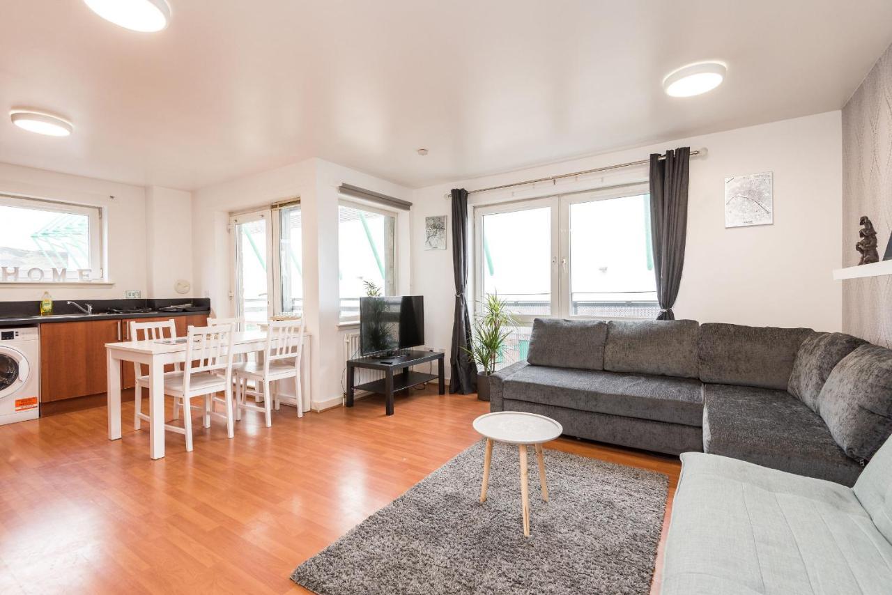 Modern Spacious 3 Bedroom City Centre Apartment - Free Parking - Private Balcony Эдинбург Экстерьер фото